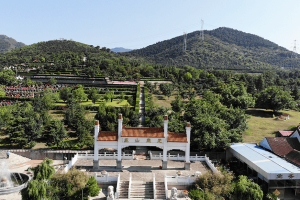 元宝山庄生命纪念园大门图